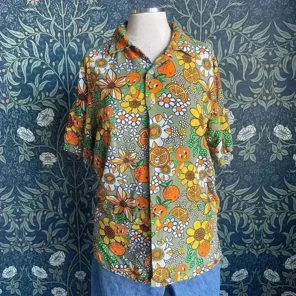 Disney World 50th Anniversary Vault Orange Bird Camp Shirt 2022 - Picture 1 of 9